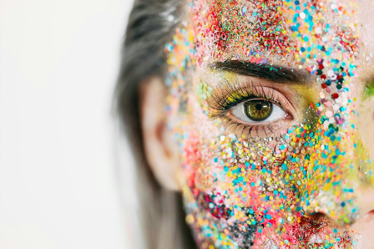 Gli errori frequenti che ostacolano l’armocromia: l’analisi degli esperti tra consigli e miti