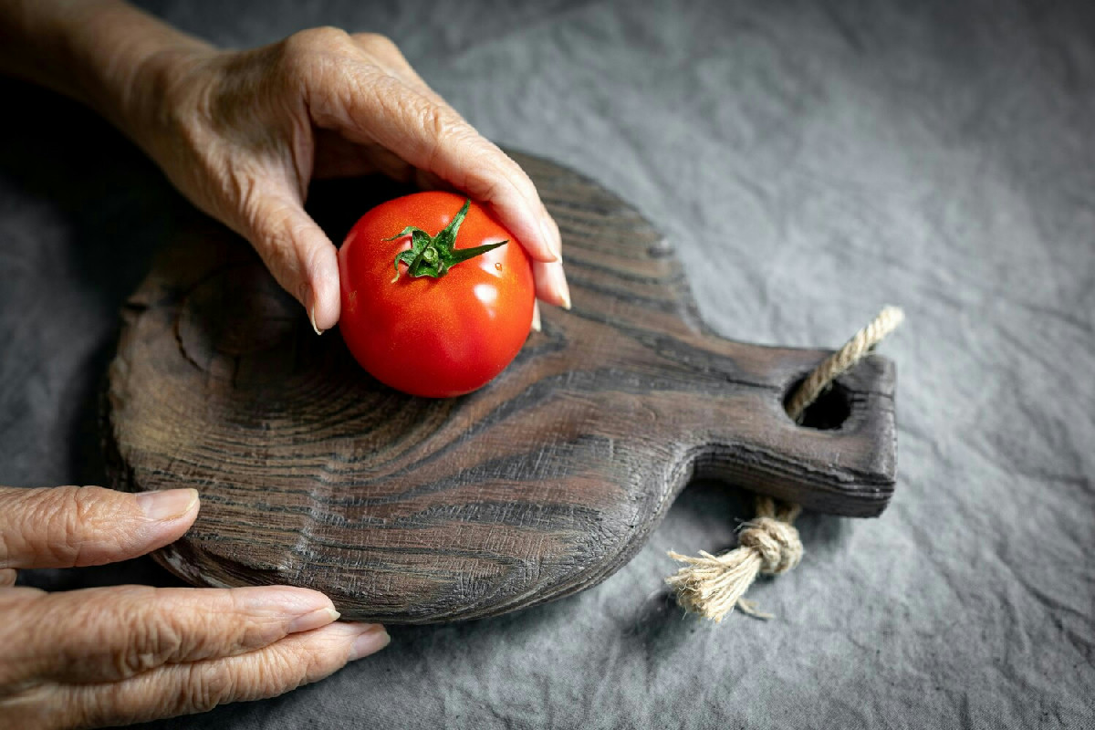 Quando la tradizione parla nel pomodoro: la passata casalinga dal sapore unico e profondo